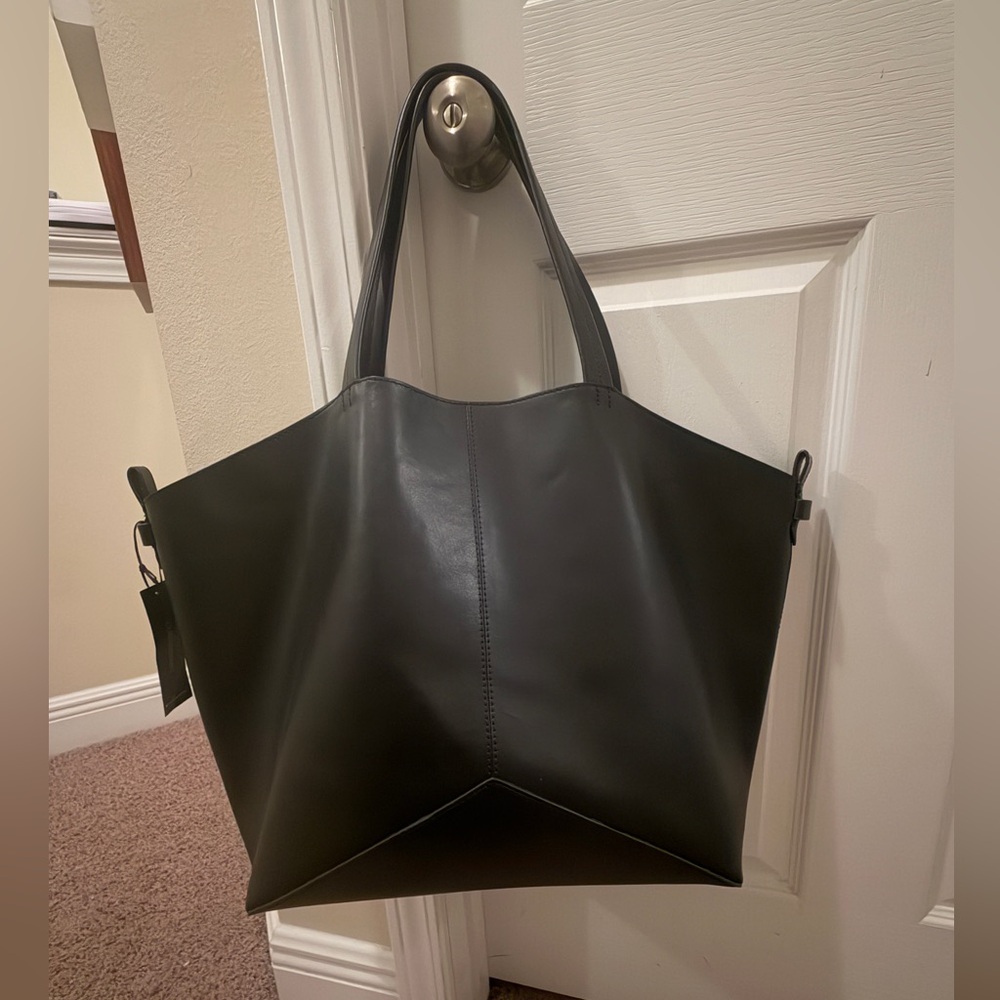 NWT Banana Republic XL Genuine Leather Black Large Tote